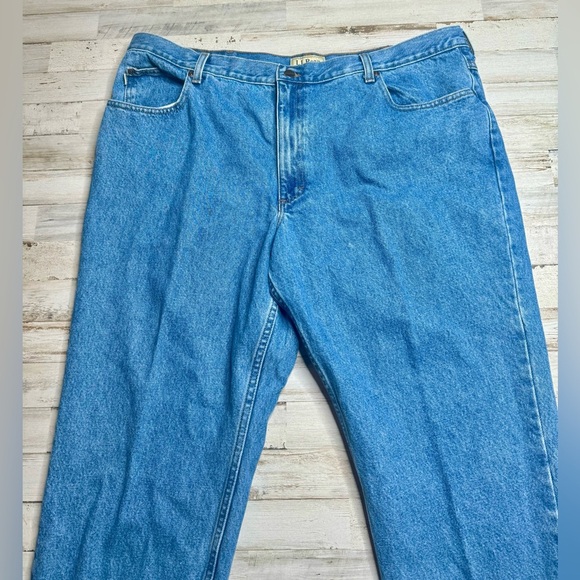 L.L. Bean Blue Standard Fit Straight Leg Denim Jeans Men's 44x28 - Picture 3 of 10